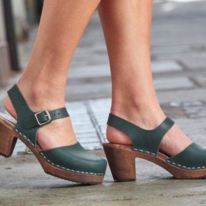 LOTTA FROM STOKHOLM  Highwood Clog in DARK GREEN